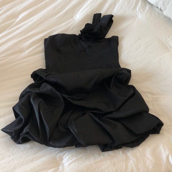 Windsor Dresses & Skirts - Little Black Dress!